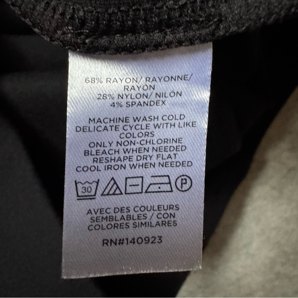LOFT Black Ankle Leggings - Picture 5 of 8